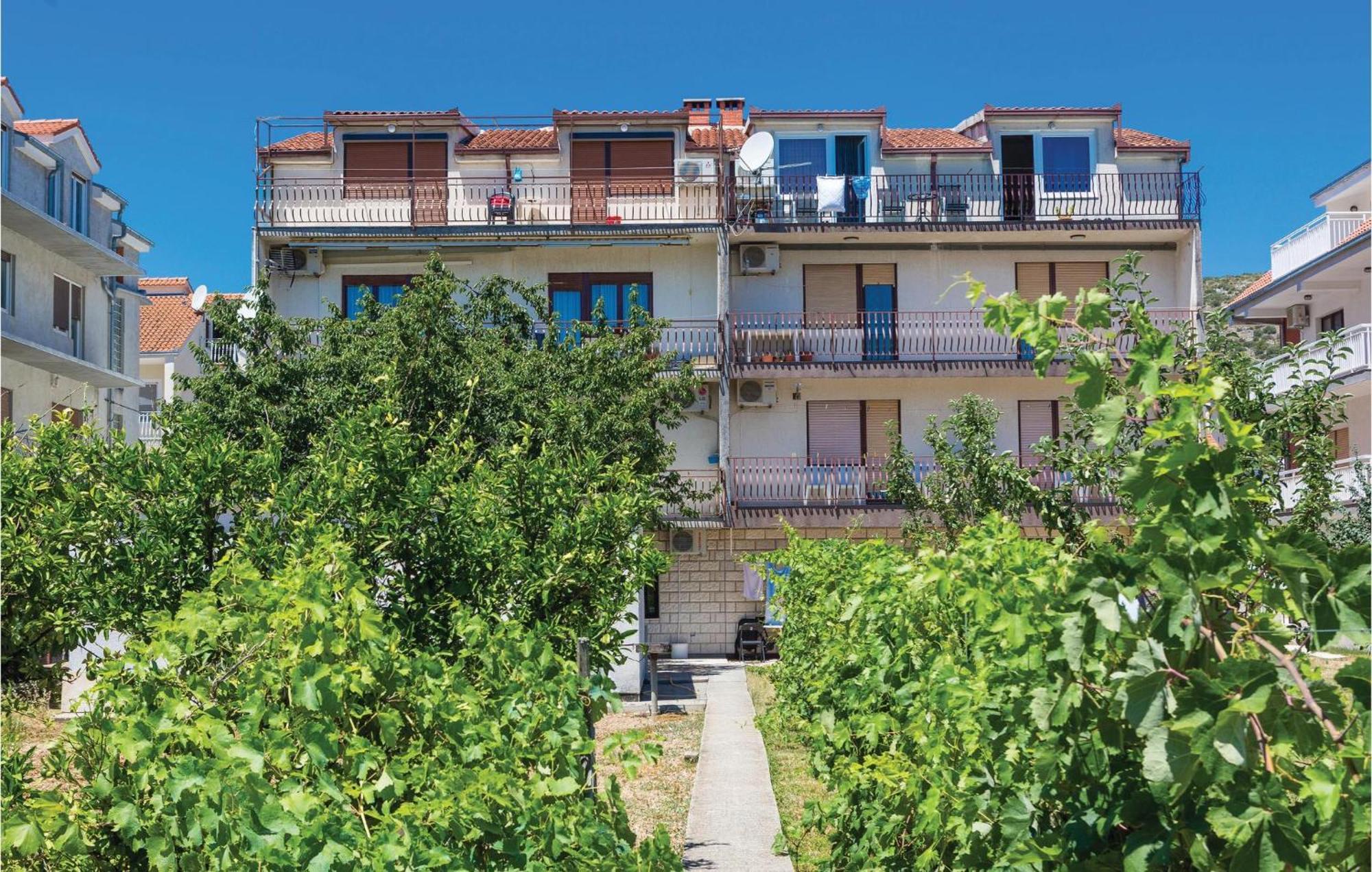 3 Bedroom Gorgeous Apartment In Trogir Ngoại thất bức ảnh